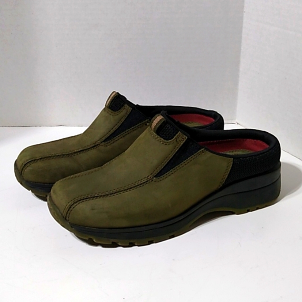 Bass Tyler Mule Clogs Women 7M Green Suede